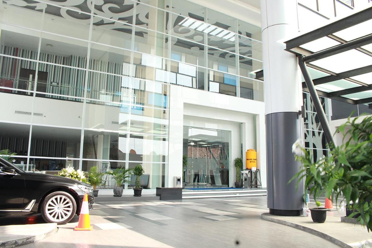Bromo Park Hotel Probolinggo Exterior photo